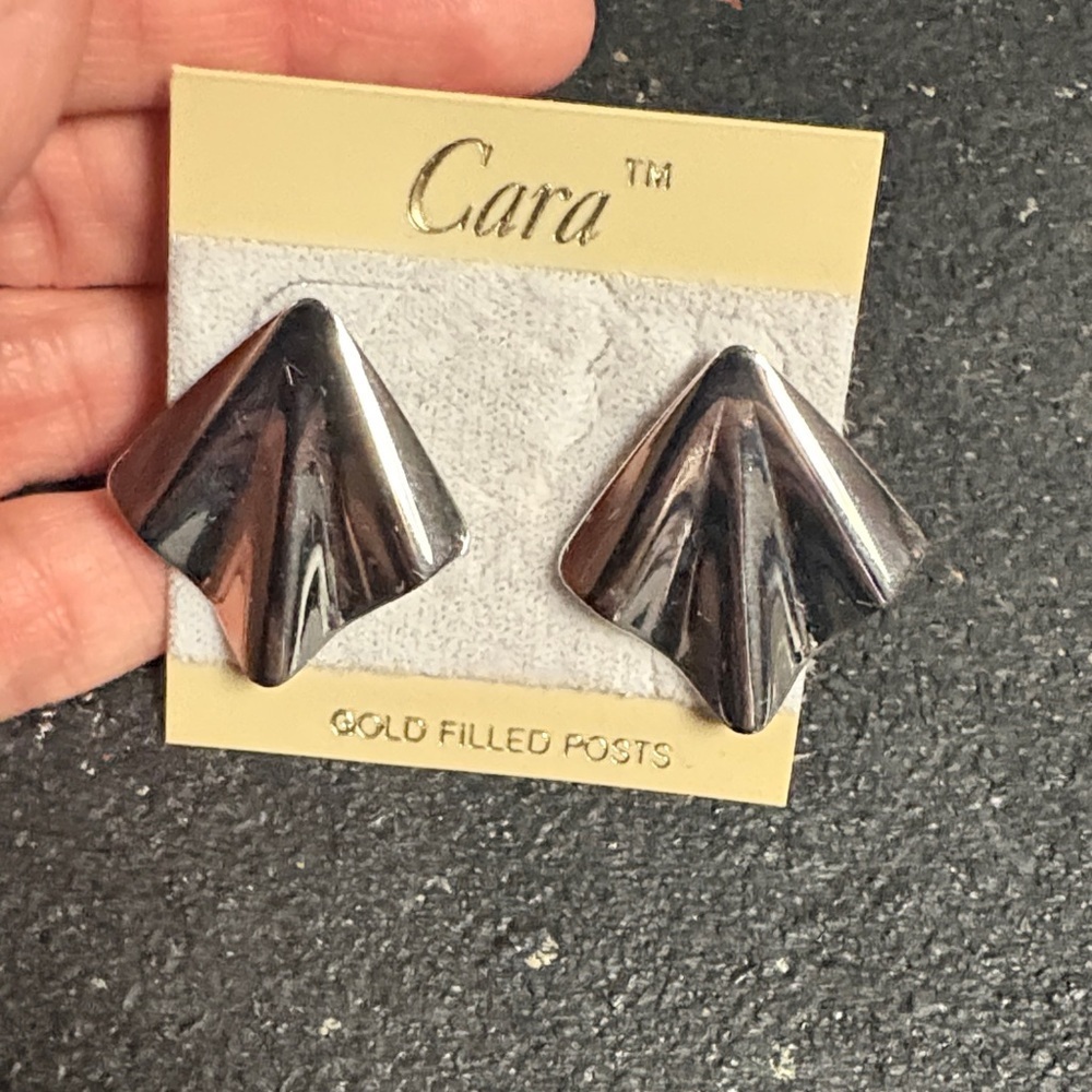 Cara 90s Silver Geometric Earrings